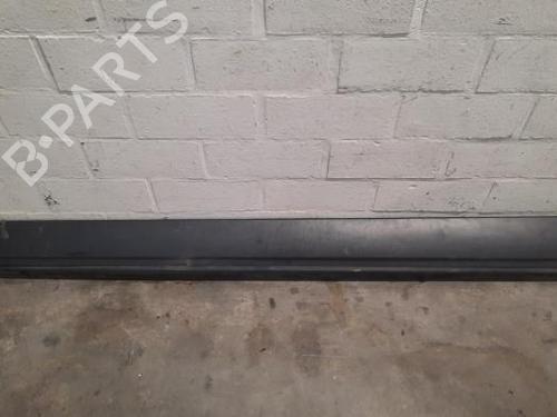 Used Right sideskirt LAND ROVER RANGE ROVER SPORT II (L494) 3.0 SDV6 4x4 (306 hp) 23626106