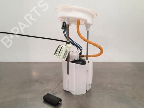 Used Fuel pump BMW X1 (F48) sDrive 18 i (140 hp) 11230970