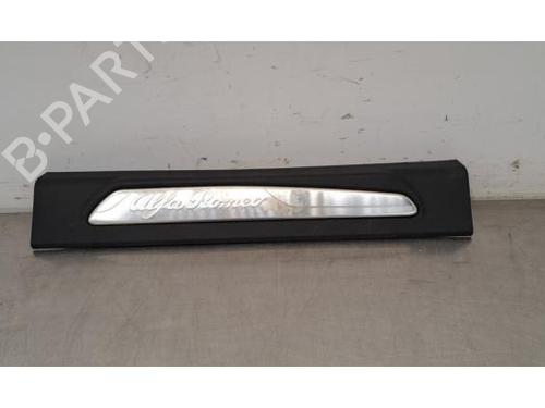 Used Right sideskirt ALFA ROMEO GIULIA (952_) 2.2 D Q4 (952AFA45M, 952ANA4) (190 hp) 30810377