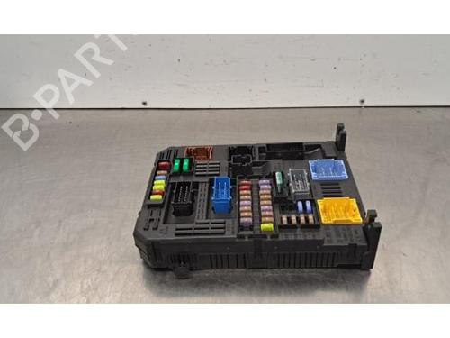 Used Fuse box PEUGEOT 208 II (UB_, UP_, UW_, UJ_) 1.2 PureTech 100 (101 hp) 32284595