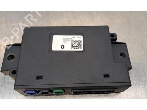 Electronic module RENAULT SCENIC E-TECH PHASE I EV87 | BP30403943M83