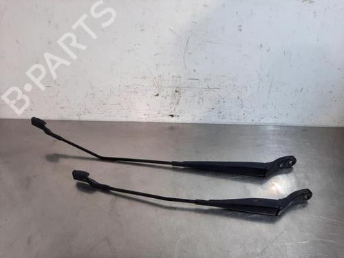 Used Front windshield wiper arm PEUGEOT 2008 I (CU_) 1.2 THP 130 / PureTech 130 (130 hp) 23603712