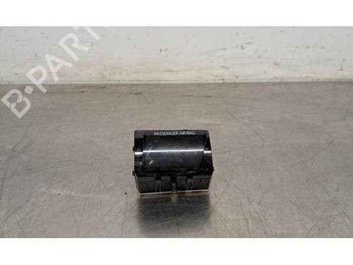 Used Switch TOYOTA HILUX VIII Pickup (_N1_) 2.8 TD 4WD (GUN126) (204 hp) 24231218