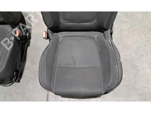Setesett RENAULT MEGANE IV Hatchback (B9A/M/N_) 1.6 E-TECH 160 (B9NH) | BP29871941C78
