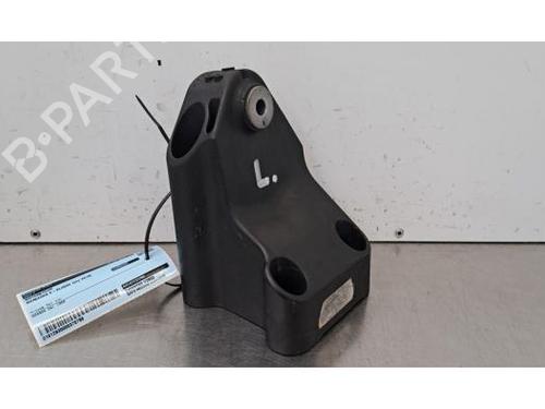 Used Engine mount Engine mount MERCEDES-BENZ C-CLASS (W205) C 220 d (205.014) (194 hp) 34105381 34105381