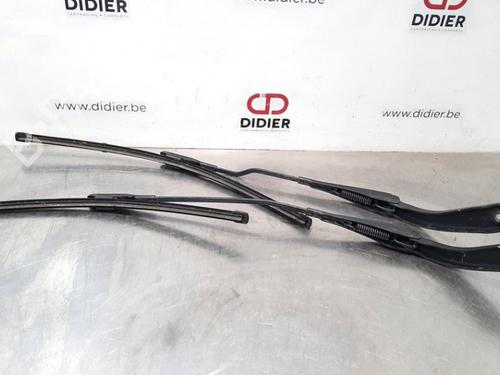 Used Front windshield wiper arm BMW 1 (F20) 116 d (116 hp) 15022672