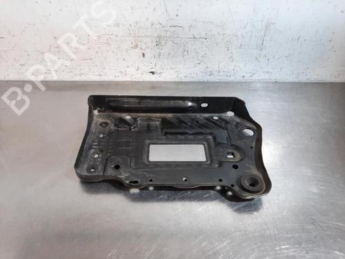 Used Support MERCEDES-BENZ CLA Coupe (C117) CLA 180 (117.342) (122 hp) 24015299