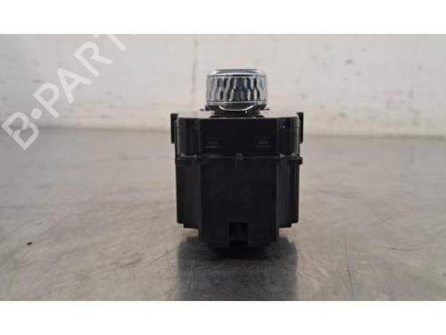 Switch VOLVO XC60 II (246) D4 | BP29985035I30