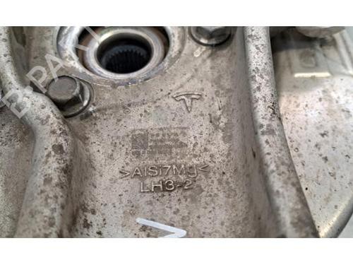 Left front steering knuckle TESLA MODEL 3 (5YJ3) EV AWD | BP24575763M25 