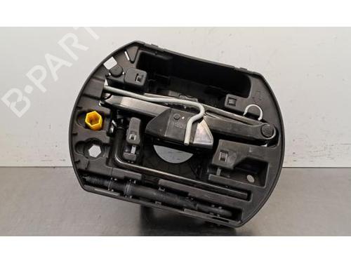 Kit rueda repuesto Kit rueda repuesto CITROËN C3 III (SX) 1.2 THP 110 (SXHNPS, SXHNZT, SXHNZ6) (110 hp) 36382679 36382679