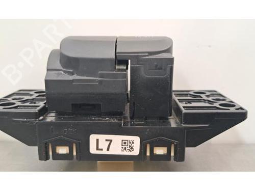 Switch TOYOTA COROLLA Estate (_E21_) 1.8 Hybrid (ZWE211W) | BP26967983I30