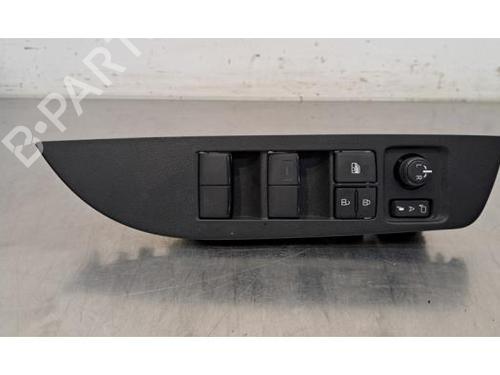 Used Switch TOYOTA YARIS CROSS (MXP_) 1.5 (MXPB10) (125 hp) 30714299