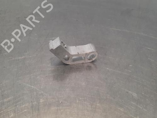 Used Engine mount PEUGEOT 3008 II SUV (MC_, MR_, MJ_, M4_) 2.0 BlueHDi 136 (136 hp) 16263927