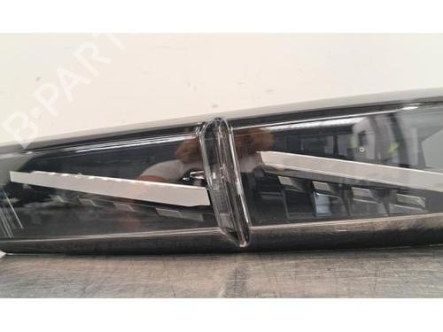 Used Left taillight PEUGEOT 308 III (FB_, FH_, FP_, F3_, FM_) PureTech 130 (FPHNSL, FPHNST) (131 hp) 26968121