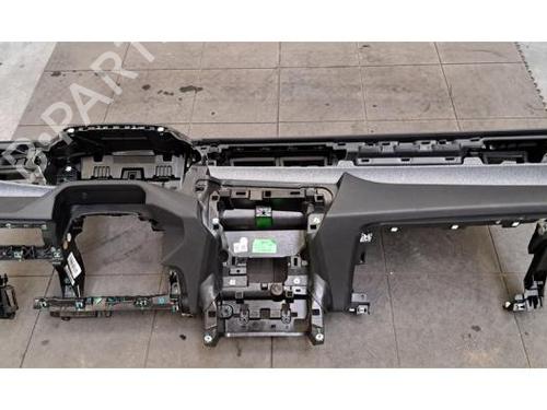 Salpicadero Salpicadero PEUGEOT 308 III (FB_, FH_, FP_, F3_, FM_) PureTech 130 (FPHNSL, FPHNST) (131 hp) 36145990 36145990