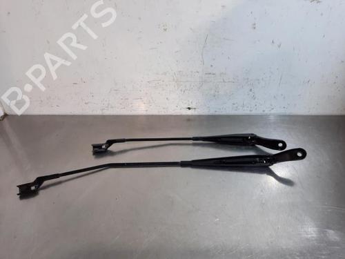 Front windshield wiper arm PEUGEOT 208 I (CA_, CC_) 1.2 VTI 82 | BP23598452C143 