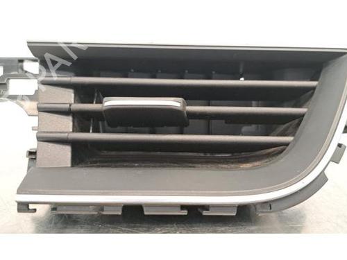 Used Air vent RENAULT CAPTUR II (HF_) Blue dCi 115 (HFAD) (116 hp) 28719807