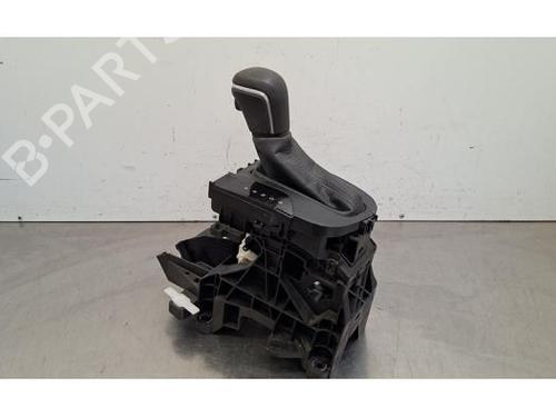 gear-lever-toyota-yaris-_p21_-_pa1_-_ph1_-2020-37038435 main image