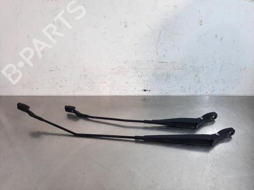 Used Front windshield wiper arm PEUGEOT 208 I (CA_, CC_) 1.2 VTI 82 (82 hp) 23598452