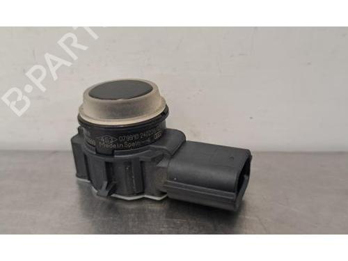 Used Electronic module DACIA DUSTER (HM_) 1.3 TCe 150 (HMM3) (150 hp) 30053935