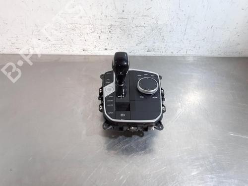Used Gear lever BMW 1 (F40) 116 d (116 hp) 30530697