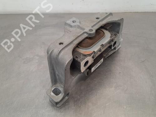 Used Engine mount MERCEDES-BENZ GLA-CLASS (X156) GLA 200 CDI / d (156.908) (136 hp) 15042329