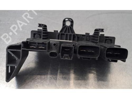 Used Fuse box Fuse box RENAULT TRAFIC III Van (FG_) 2.0 dCi 130 (FGMY) (131 hp) 39892783 39892783