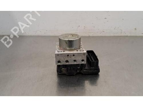 Used ABS pump TOYOTA YARIS CROSS (MXP_) 1.5 (MXPB10) (125 hp) 30163280
