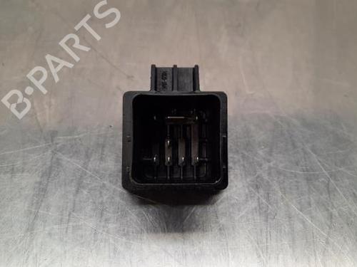 Used Electronic module RENAULT MASTER III Van (FV) 2.3 dCi 180 FWD (FV04, FV07) (179 hp) 23603691