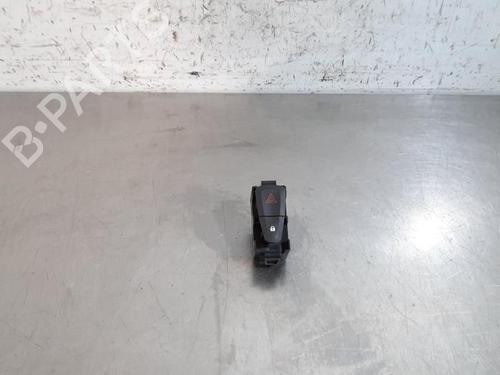 Bouton de warning DACIA SANDERO II TCe 90 (B8M1, B8MA, B8AC) (90 hp) 28089452