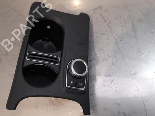 Kopholder/Genstandsholder MERCEDES-BENZ GLA-CLASS (X156) GLA 200 CDI / d (156.908) (136 hp) 15029602