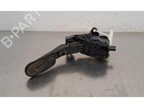 Pedal TOYOTA HILUX VIII Pickup (_N1_) 2.8 TD 4WD (GUN126) 78110KK021
