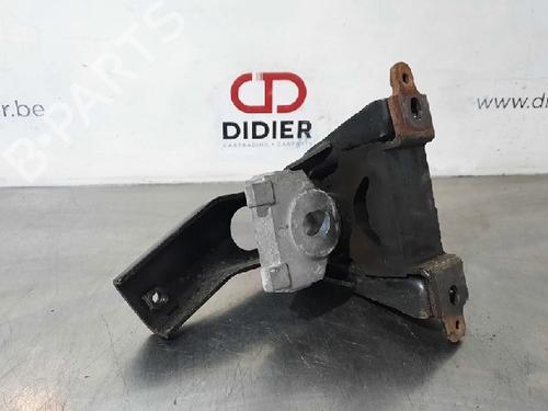 Used Engine mount TOYOTA YARIS (_P13_) 1.0 (KSP130_, KSP130) (69 hp) 10875903