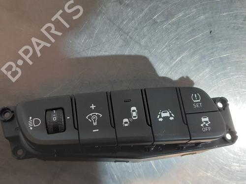 Switch HYUNDAI i30 Estate (PDE) 1.4 T-GDI | BP18266468I30 