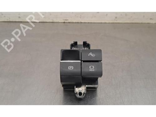 switch-toyota-bz4x-_eam1_-2021-34254501 main image