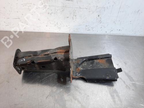 Used Support RENAULT MEGANE IV Hatchback (B9A/M/N_) 1.3 TCe 140 (B9NB) (140 hp) 17115051