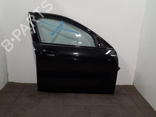 Dør højre fortil Dør højre fortil BMW 1 (F40) 118 d (150 hp) 39909558 39909558