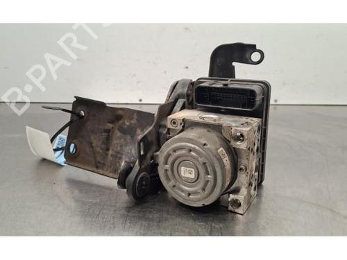 Used ABS pump ABS pump SKODA OCTAVIA III Combi (5E5, 5E6) 1.6 TDI (105 hp) 32820700 32820700