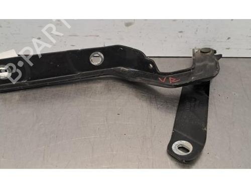 hingedoor-check-strap-audi-q4-e-tron-suv-f4b-2020-34117881 main image