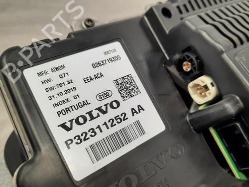 Instrument cluster VOLVO XC60 II (246) B4 Mild-Hybrid AWD | BP23639881C47 