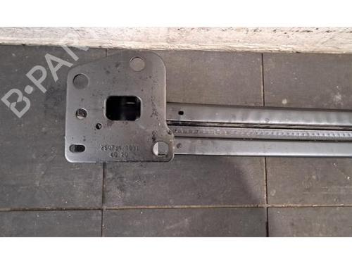 Rear bumper reinforcement RENAULT MEGANE IV Hatchback (B9A/M/N_) 1.6 E-TECH 160 (B9NH) | BP29871752C73