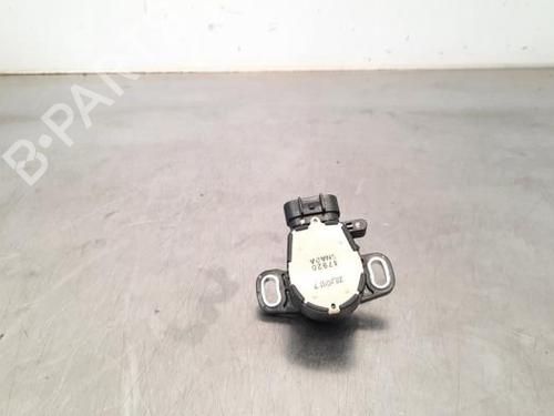 outra-nissan-leaf-ze1-electric-479205na0a-2017-18237331 main image