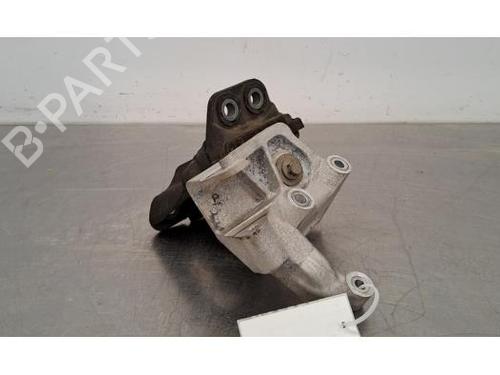 Used Engine mount VOLVO V60 II Cross Country (227) D3 AWD (150 hp) 26668758