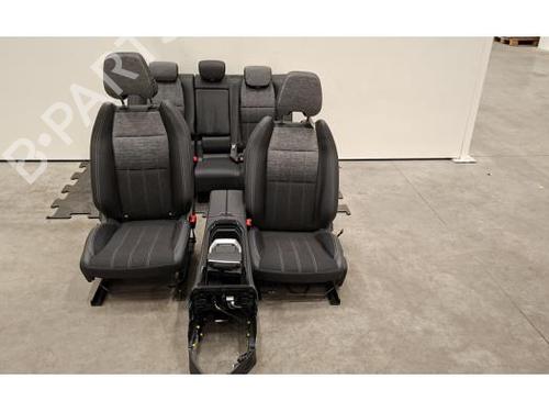 seats-set-renault-austral-2022-40285129 main image