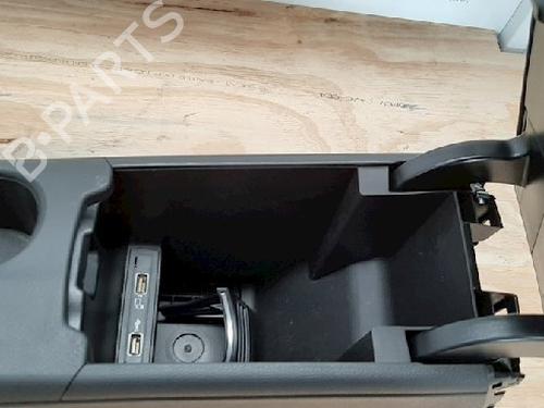 Middle console MERCEDES-BENZ GLA-CLASS (X156) GLA 200 CDI 4-matic (156.902) | BP10878171I22 