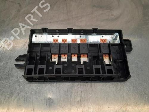 Boîte à Fusibles BMW 1 (F21) 114 d (95 hp) 23613394