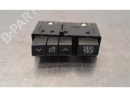 switch-lexus-rx-_l2_-2015-33307359 main image