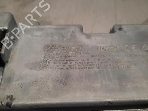 Electronic module TESLA MODEL Y (5YJY) EV Performance All-wheel Drive | BP34198179M83 - Image 3