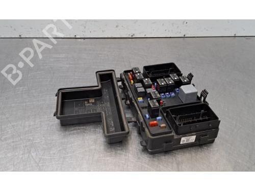Used Fuse box Fuse box 36906382 36906382