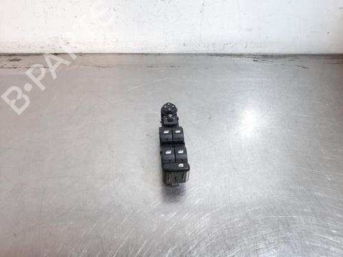 Kombi Kontakt / Stilkkontakt Kombi Kontakt / Stilkkontakt OPEL CORSA F (P2JO) CORSA-e (68) (136 hp) 35780079 35780079